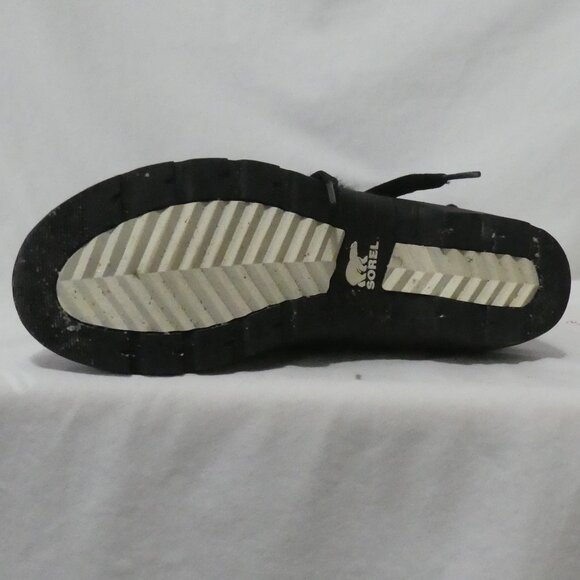 SOREL - Waterproof | 10.5 inch bottom sole measured | Stylish Black Winter Boots - Picture 11 of 12